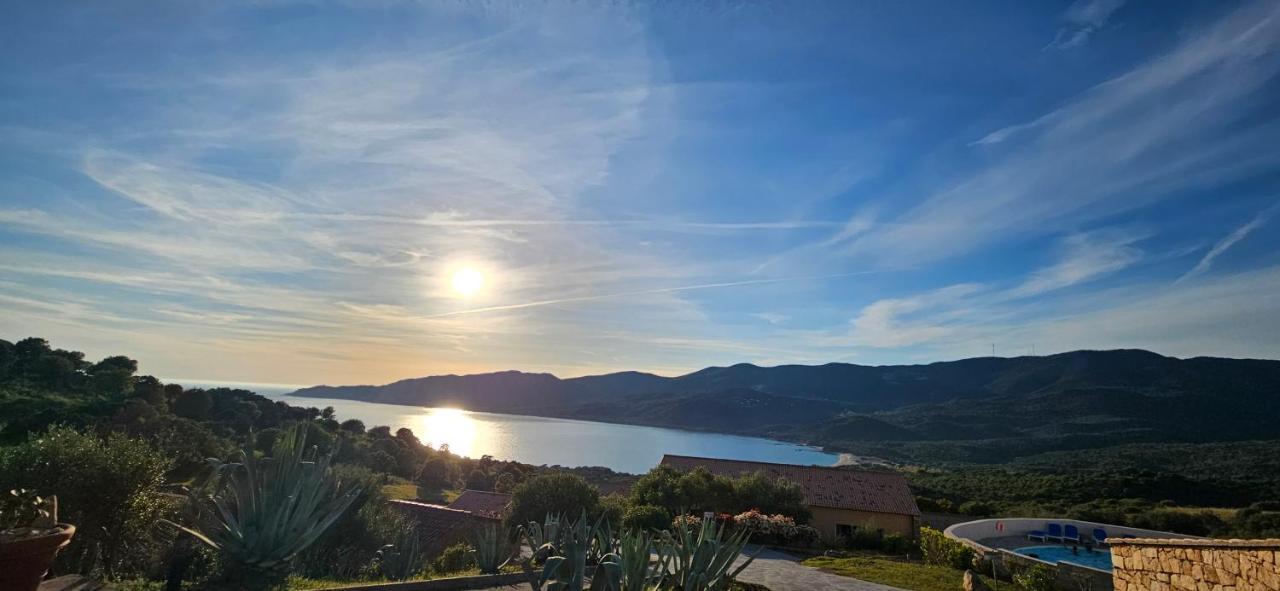 Chalereux T2 Vue Mer Et Piscine Alba Rossa Serra di Ferro Esterno foto